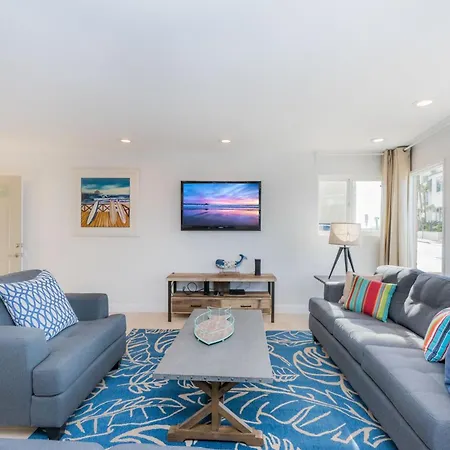 Spacious 3Br W- Large Oceanview Patio - One House From Sand By Beachview Rentals